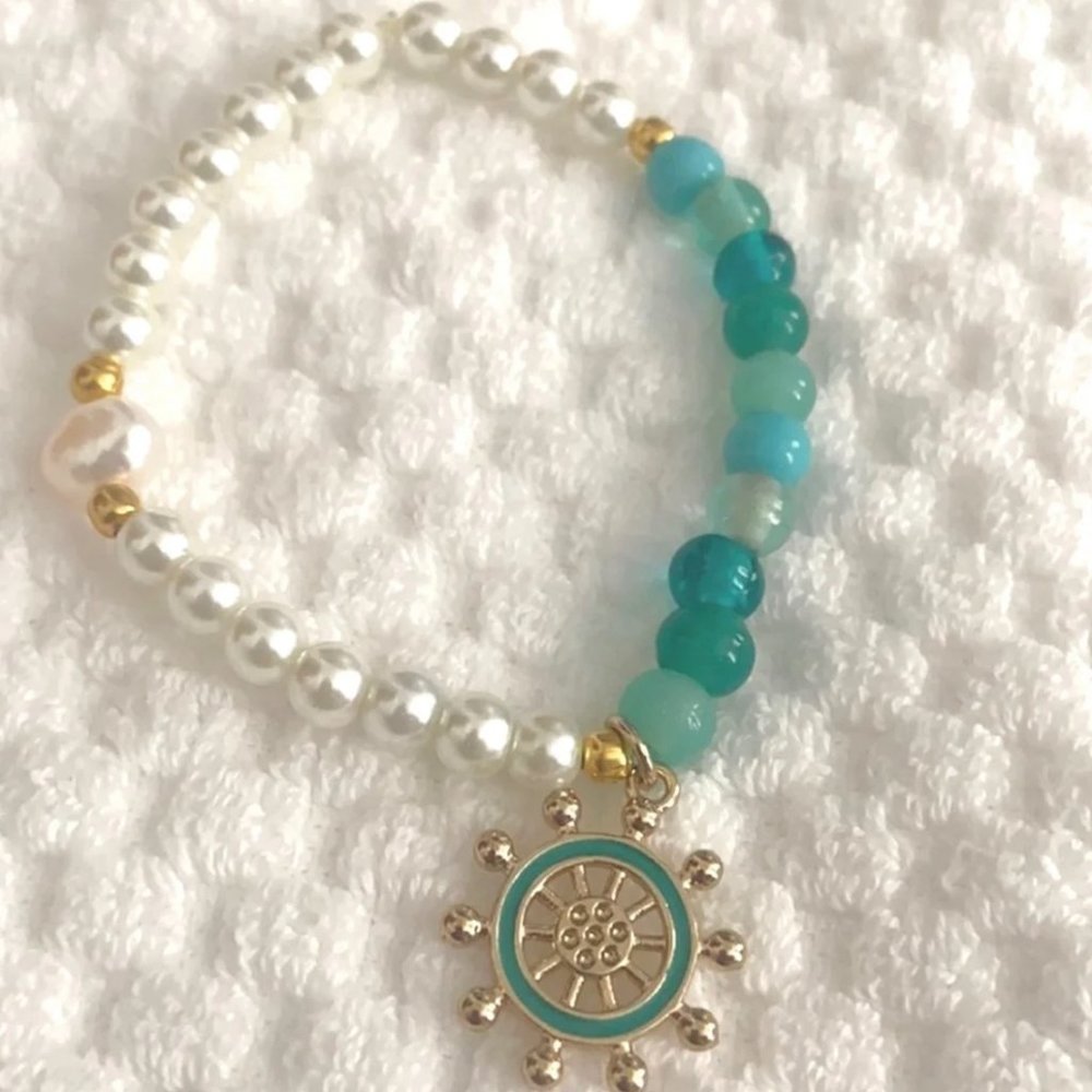 Handmade Boutique Pearl Teal Beaded Bracelet